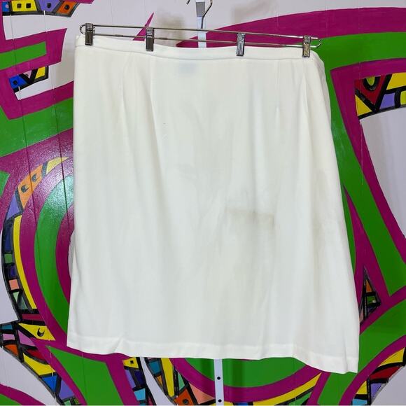 NWT, Levine Classics 3 Piece Set. Jacket Skirt and Pants. Size 34W. Minor Stains - Picture 5 of 16